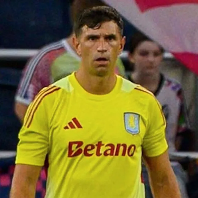 Эмилиано Мартинес